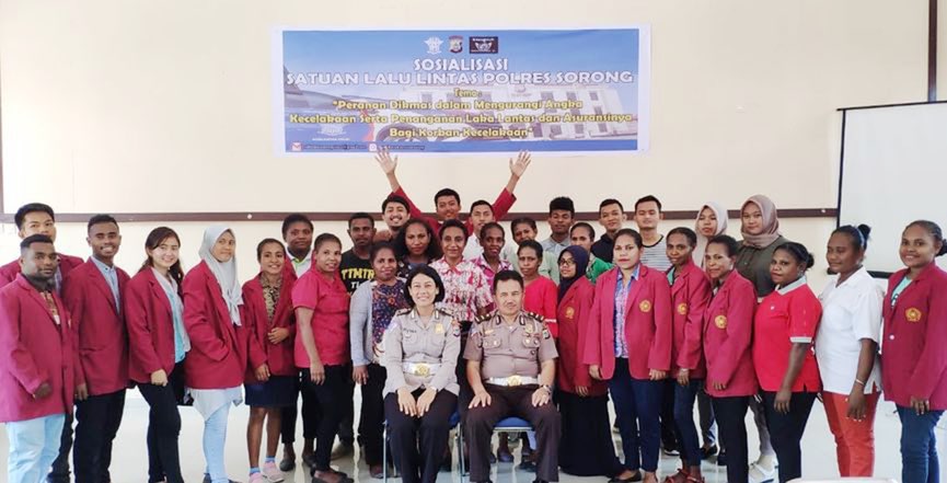 Mahasiswa FISHUM-UNIMUDA Digandeng POLRES Sorong, Kampanyekan Kurangi Angka Kecelakaan